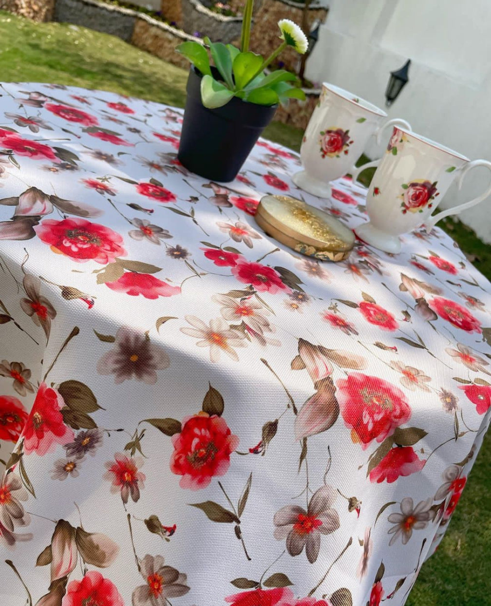 Berry_Red_Tablecloth