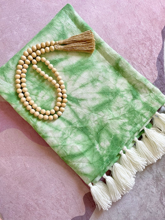 Off-white & Green Tie-Dyed Throw Blanket