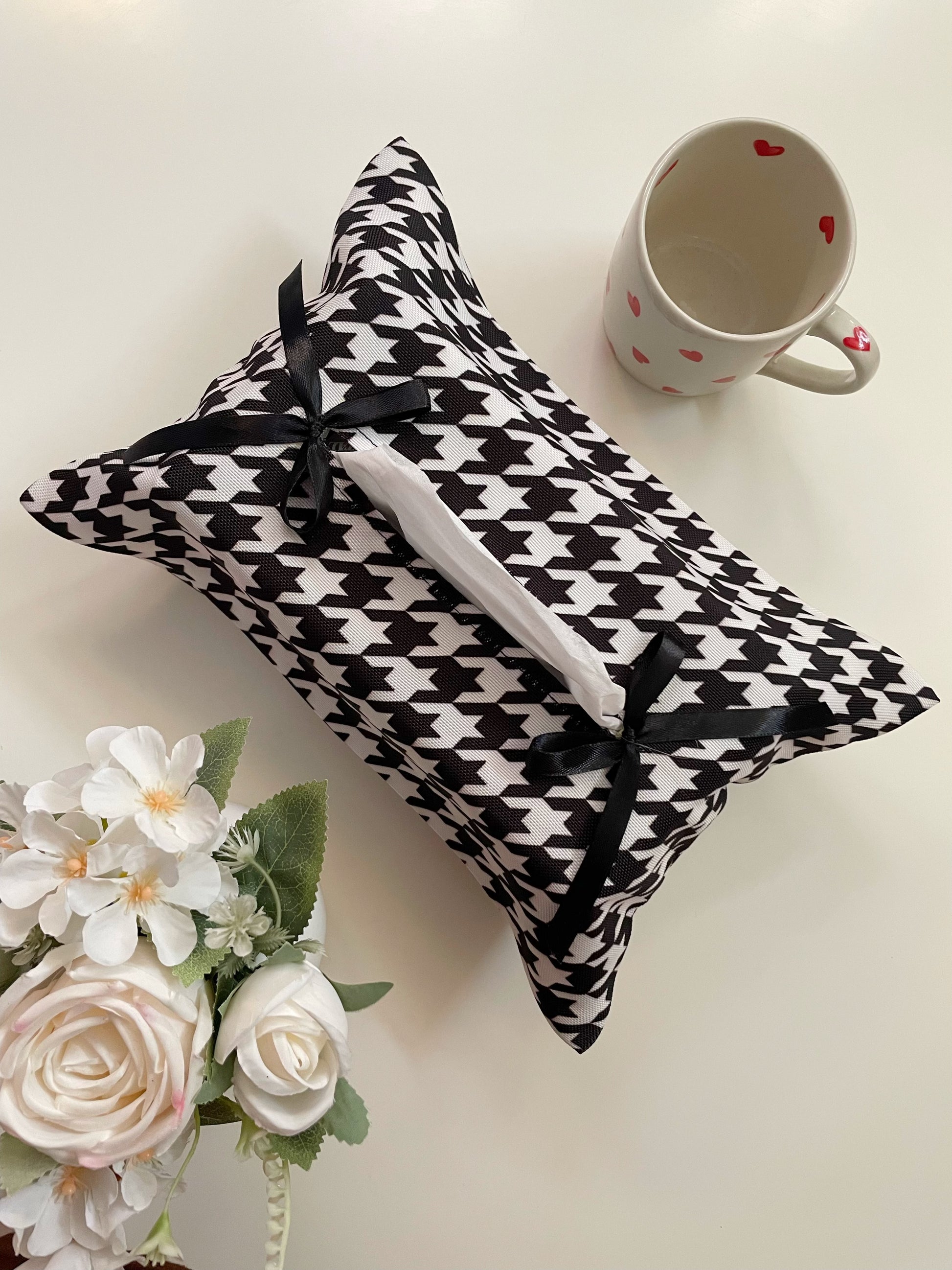 Houndstooth Tissue Box Cover