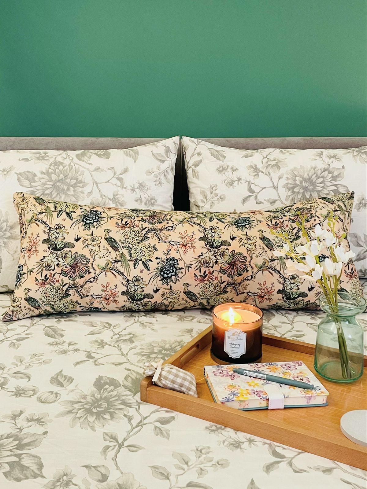 Lumbar_Cushion_Pastel_Chanel