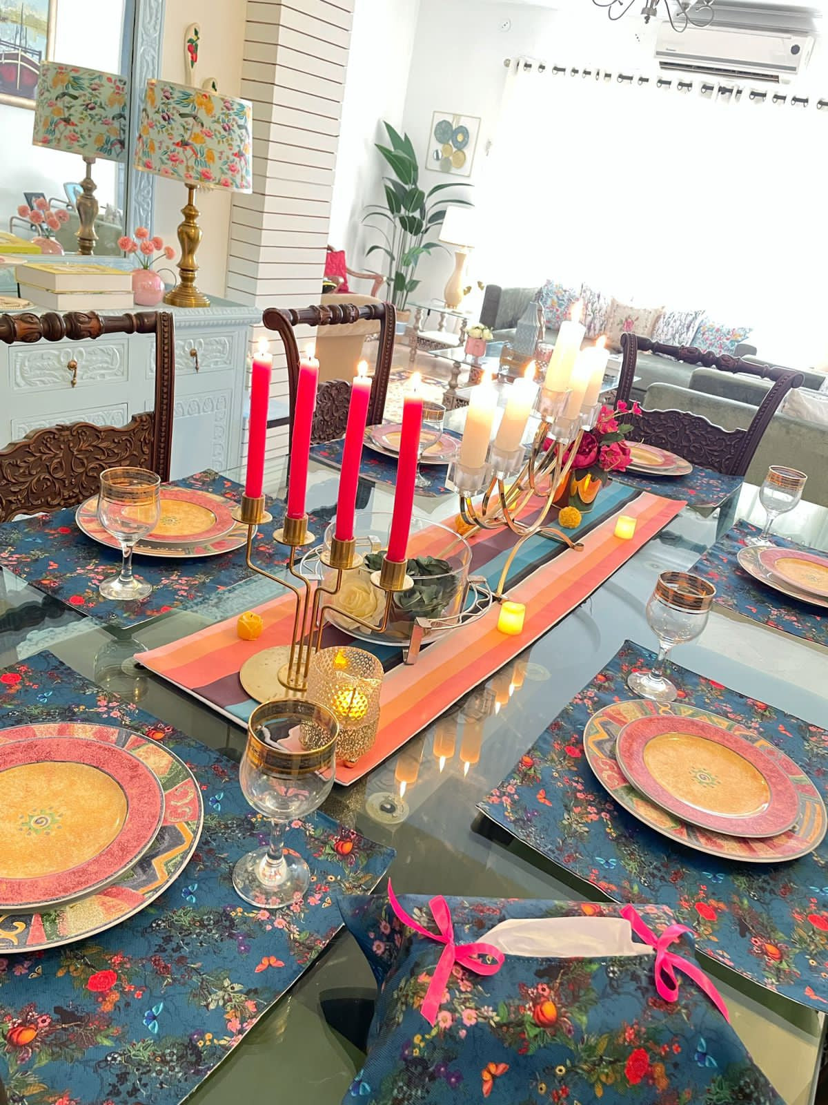 Nostalgia Nirvana Table Linen Set