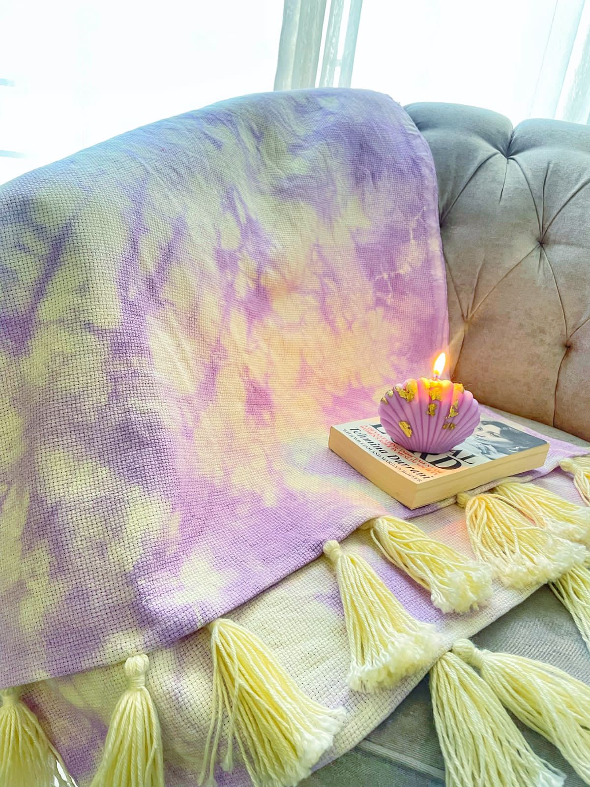 Off-White & Lavender Tie-Dyed Throw Blanket