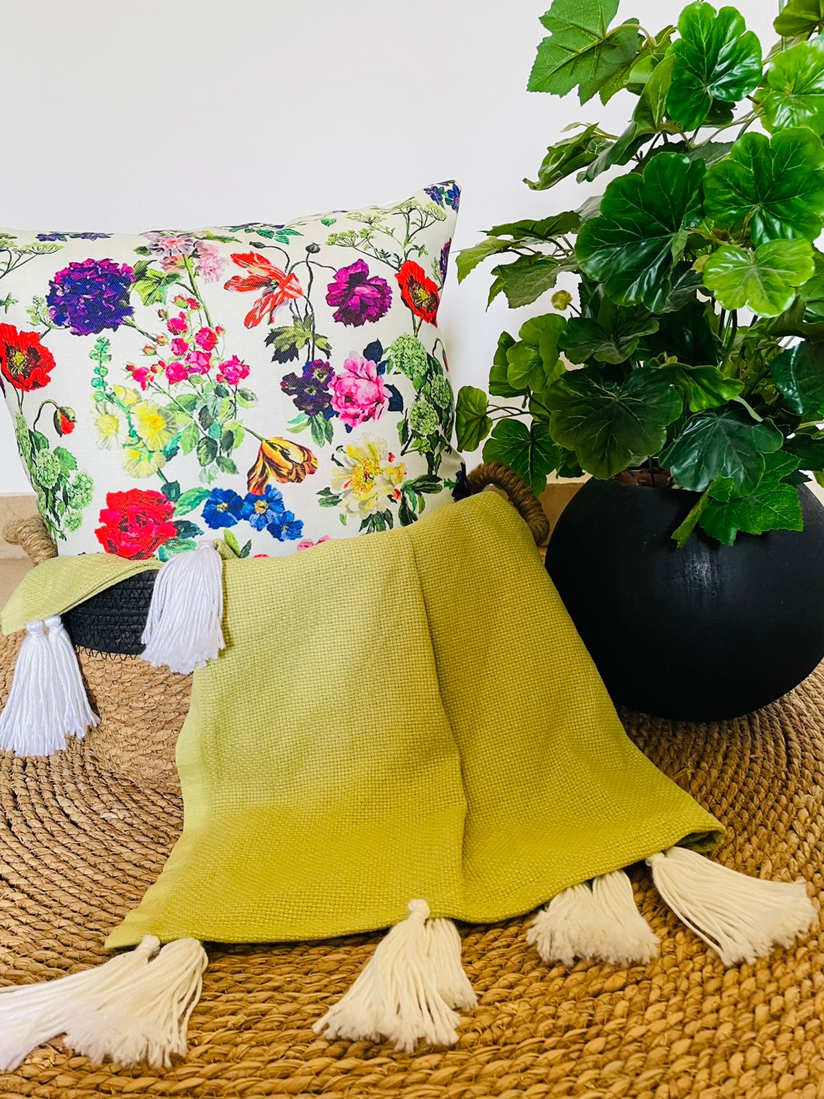 Parrot Green Throw Blanket