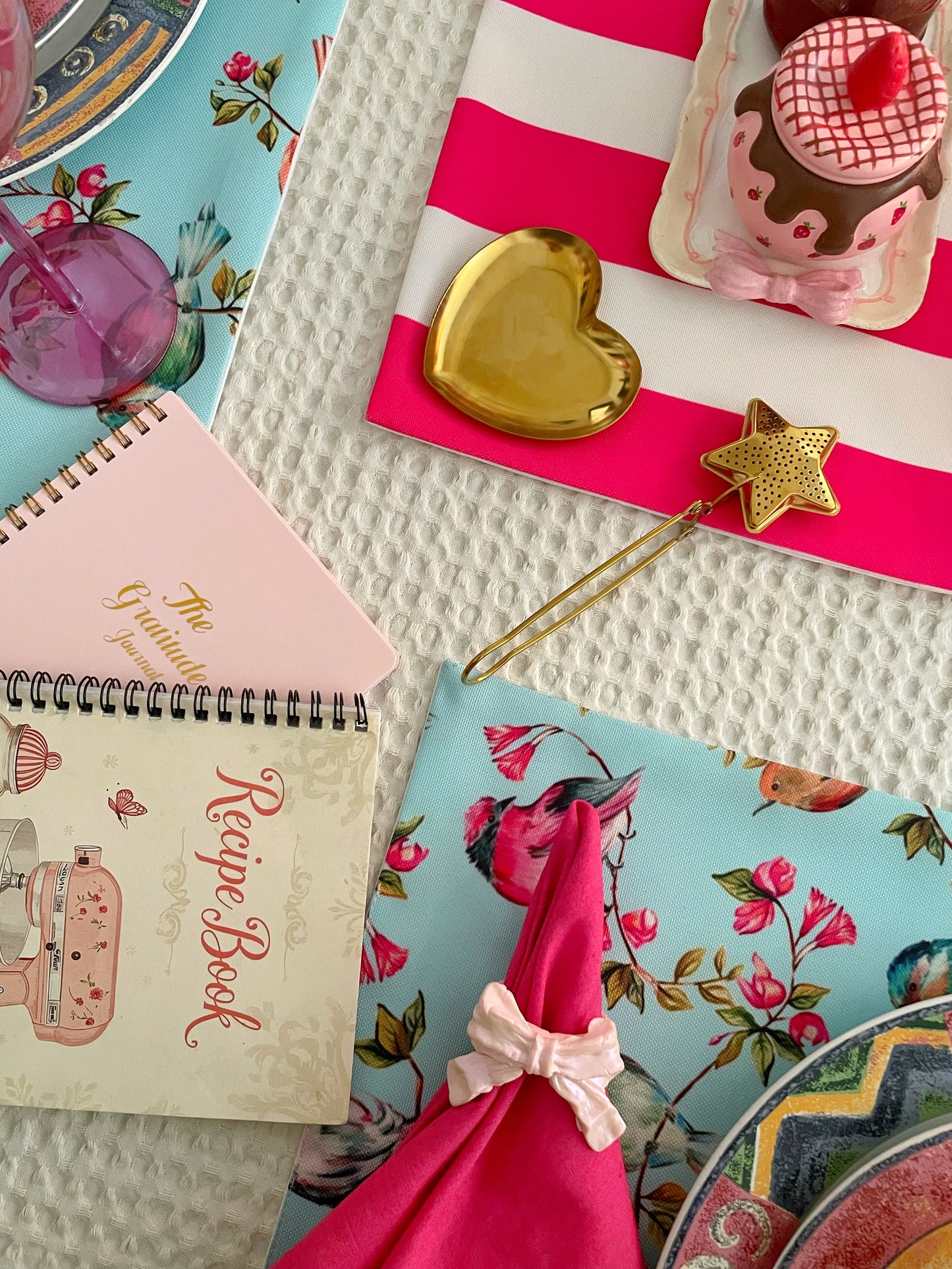 Pink Blend - Heavenly Blue Table Linen Set