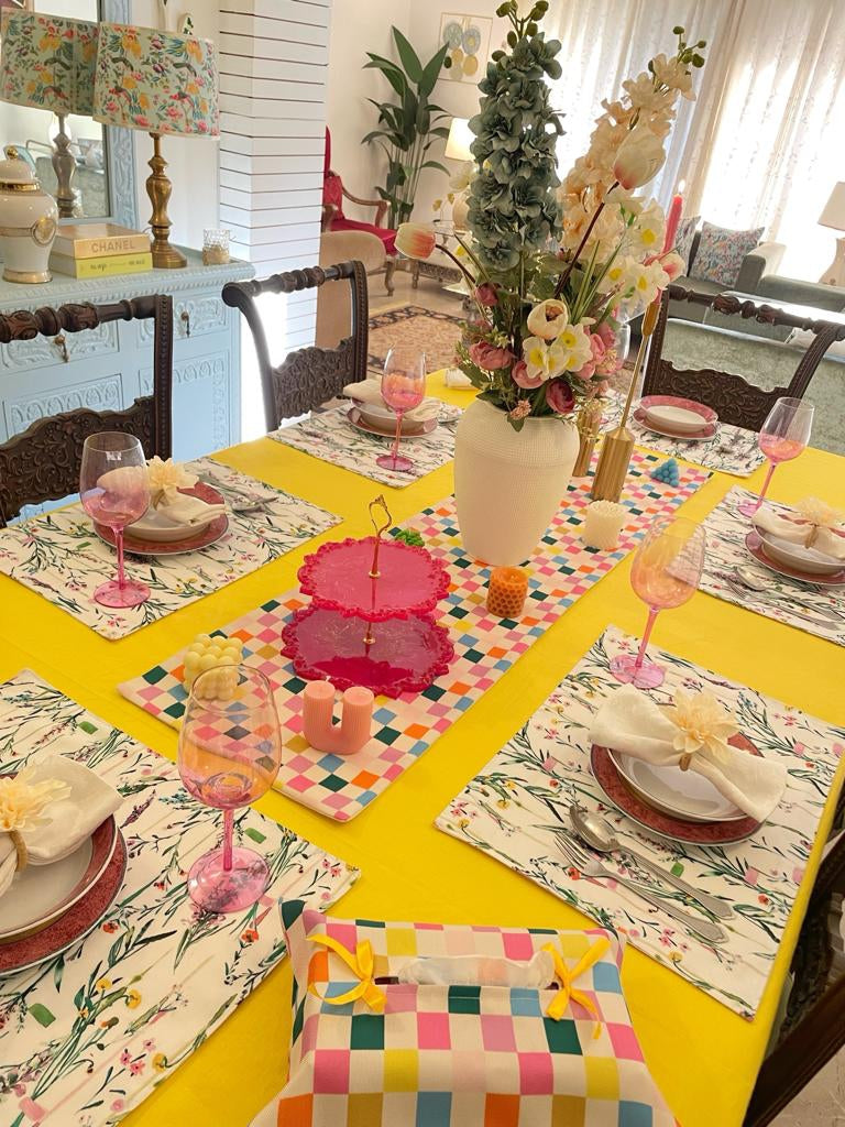 Retro Anastasia Table Linen Set