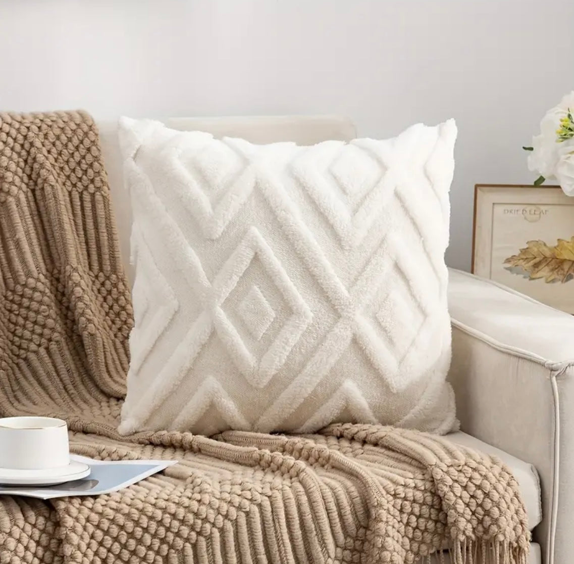 Boho Tufted Cushion (White Diamond)