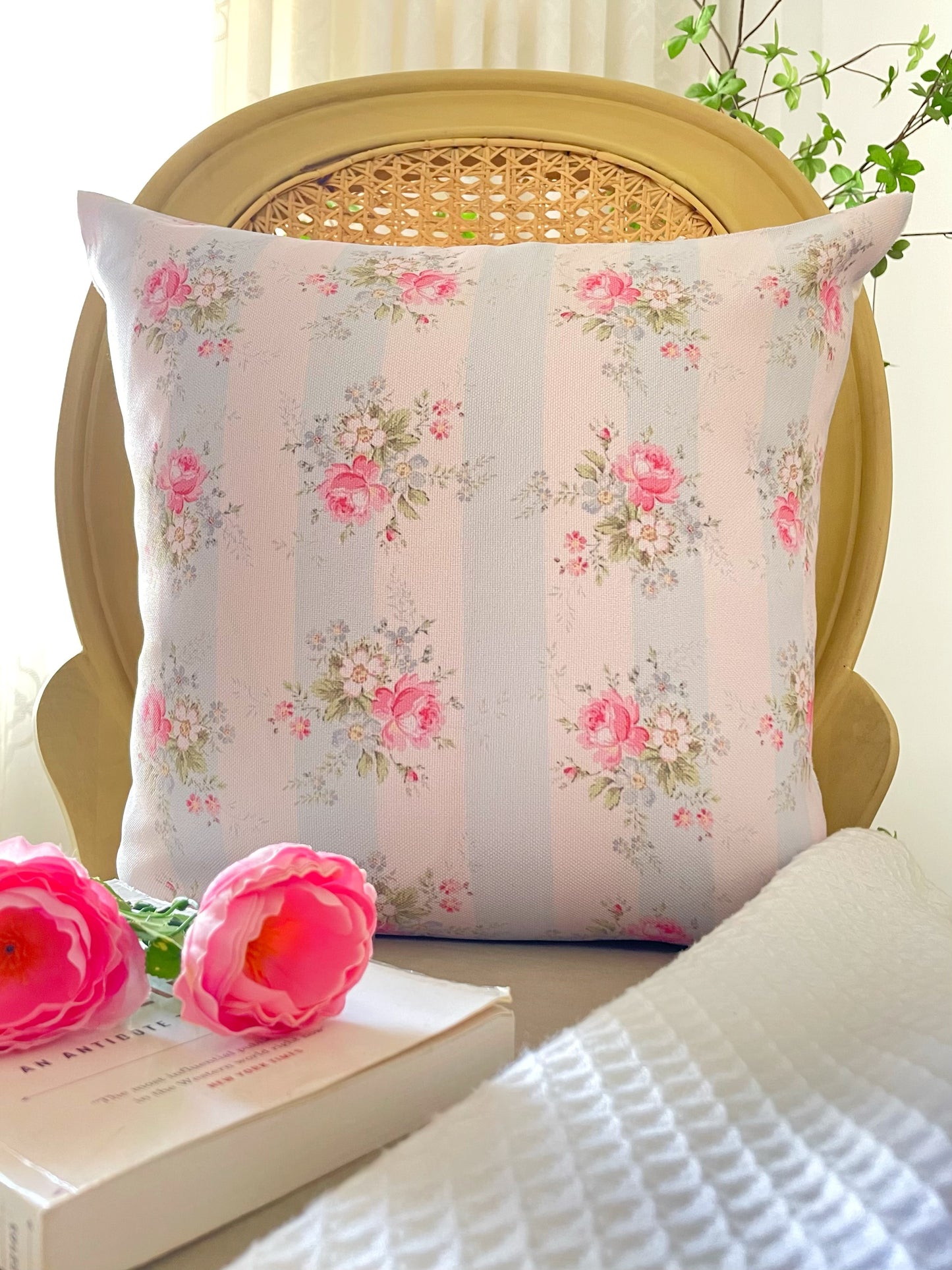 Ava Cushion