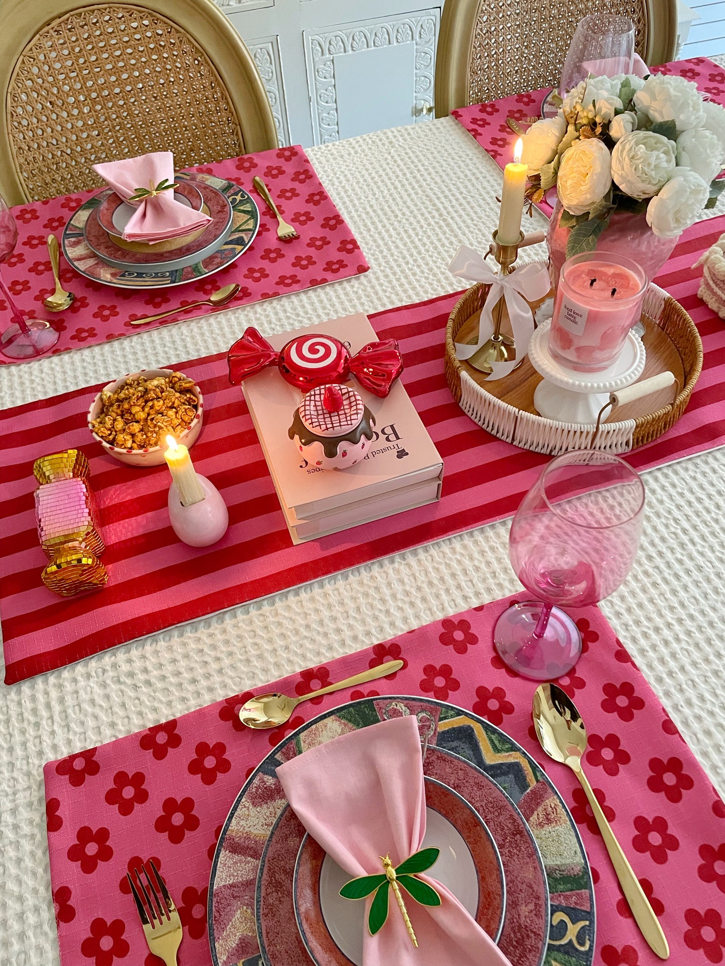 Candystripes - Daisy Charm Table Linen Set