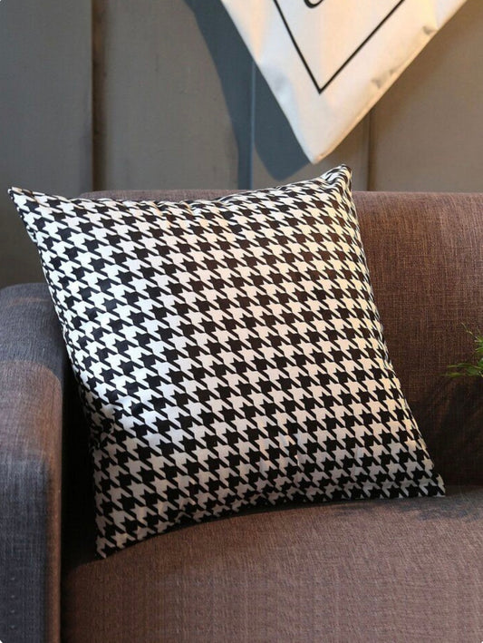 HoundsTooth Cushion