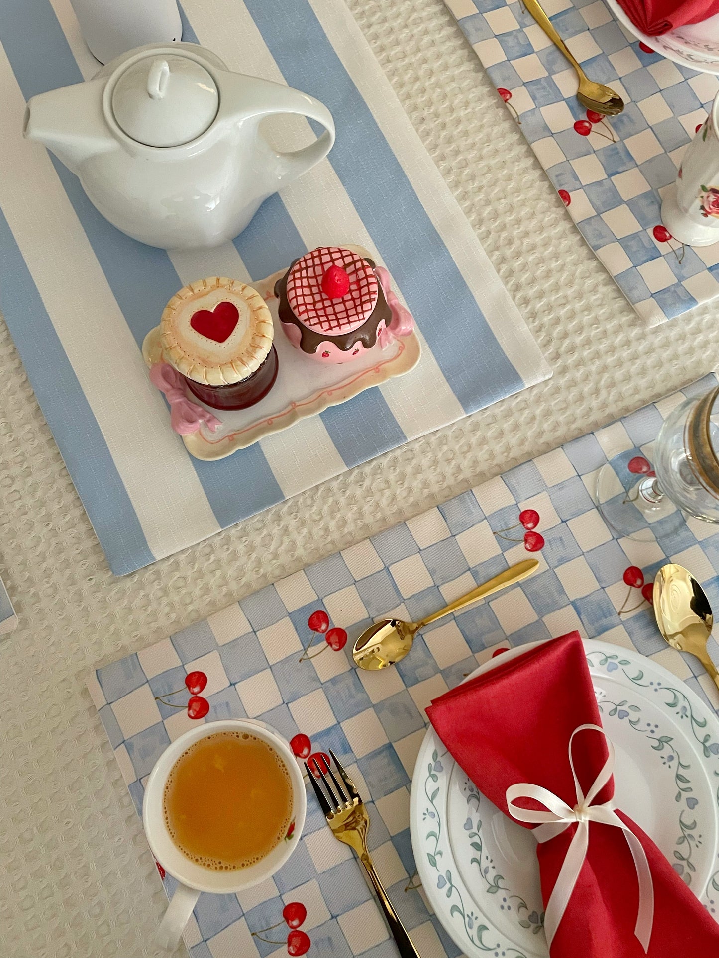 Light Blue Blend - Cherry Fields Table Linen Set