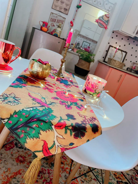 Nova Table Runner