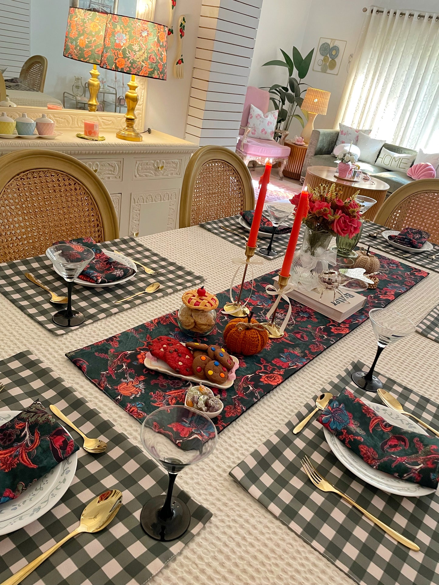 Secret Garden - Dark Green Gingham Table Linen Set